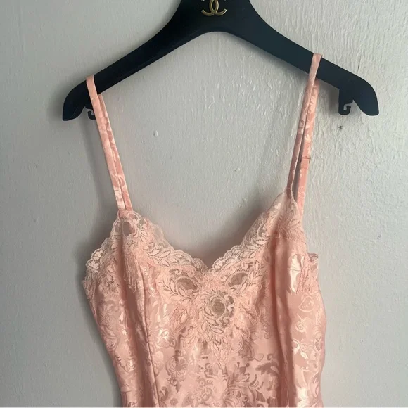 Vintage Victoria’s Secret Old Hollywood Glamour Chemise - Picture 10 of 15